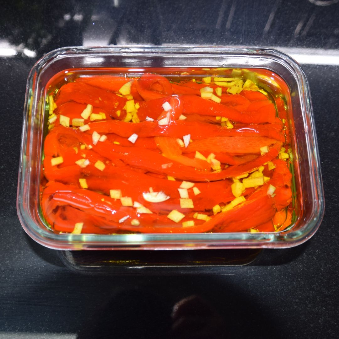Como hacer Escalivada de pimientos condimentados con ajo y aceite