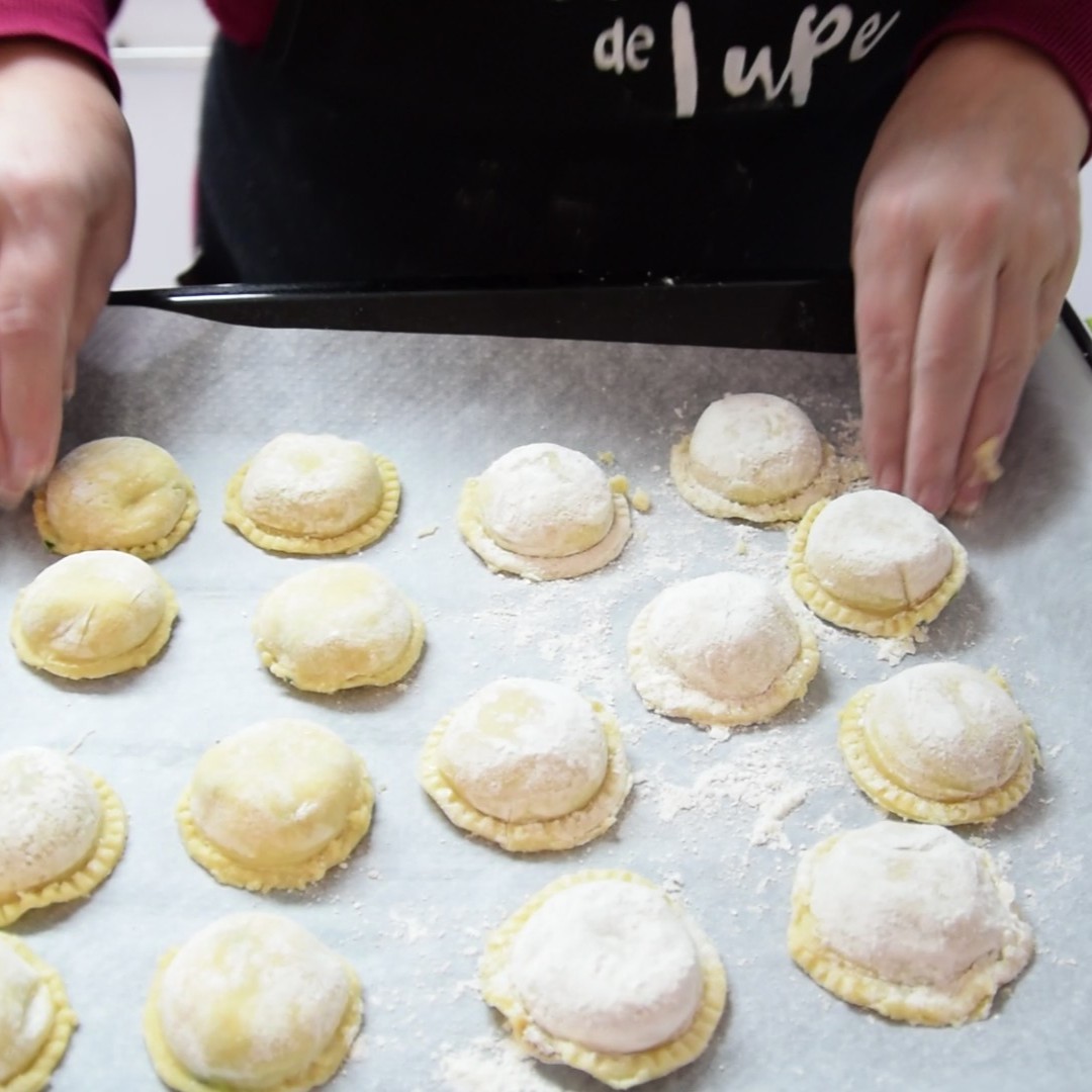 Como hacer sorrentinos de ricota con pollo y cebolla caramelizada