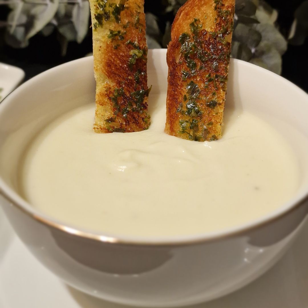 Crema de coliflor con queso cremosa y lista en minutos