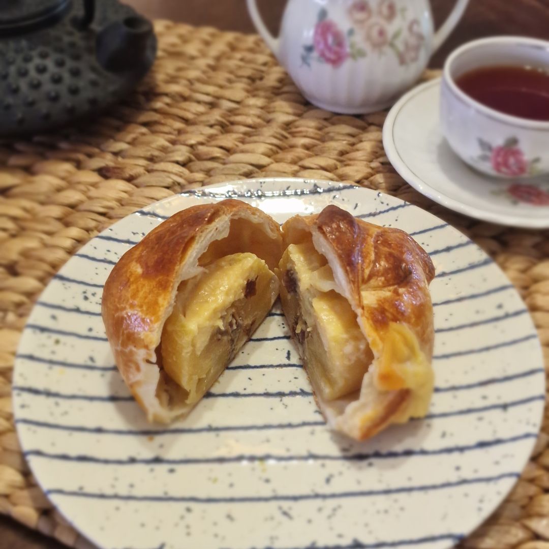Manzanas rellenas envueltas en hojaldre fácil y delicioso